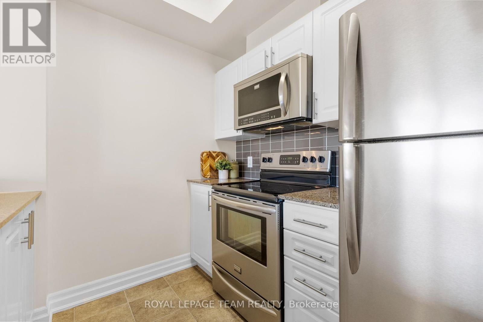 306 - 90 Landry Street, Ottawa, Ontario  K1L 0A9 - Photo 11 - X12443491