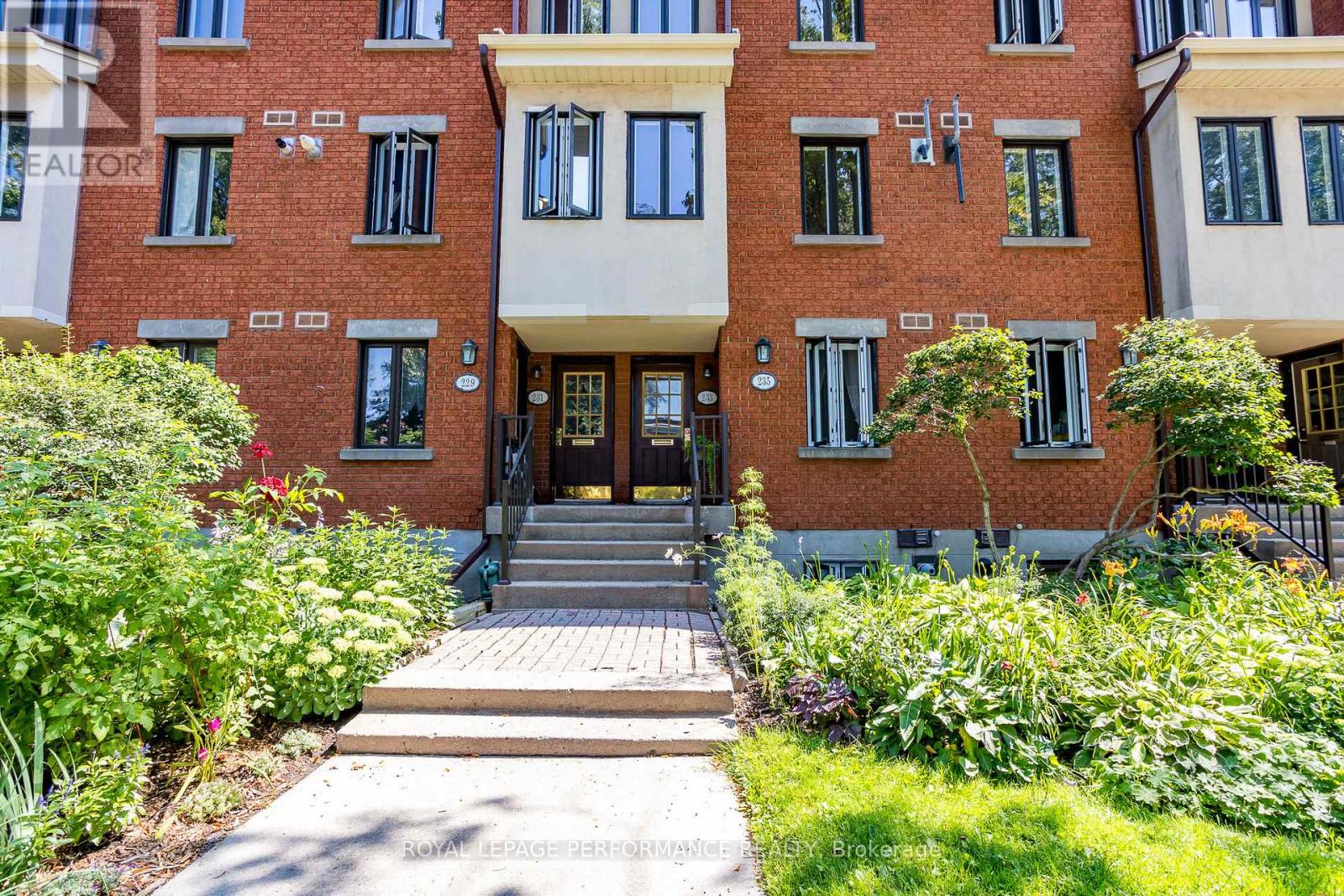 59 - 233 Mart Circle, Ottawa, Ontario  K1K 4K2 - Photo 2 - X12443525