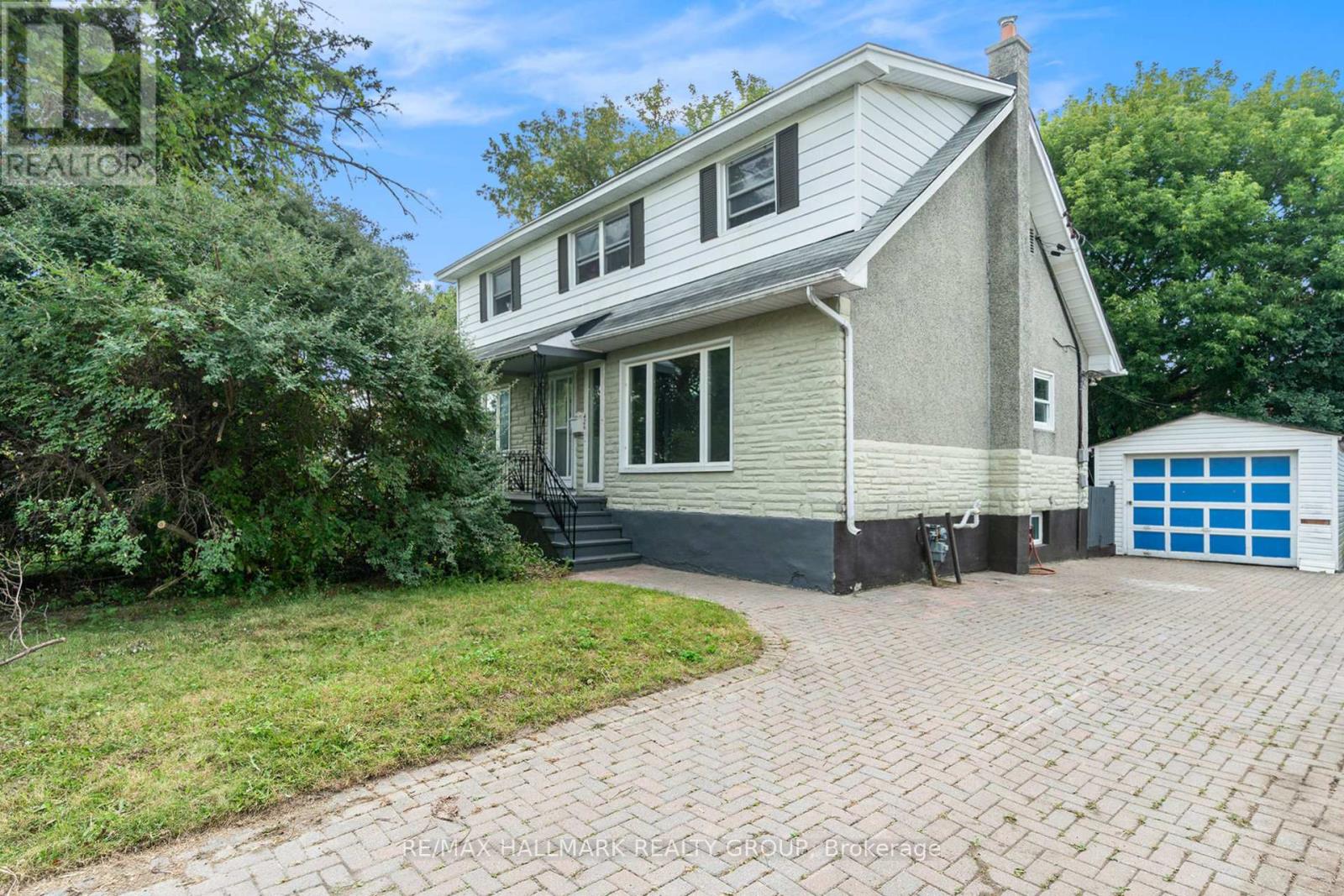 426 BLAKE BOULEVARD, Ottawa, Ontario