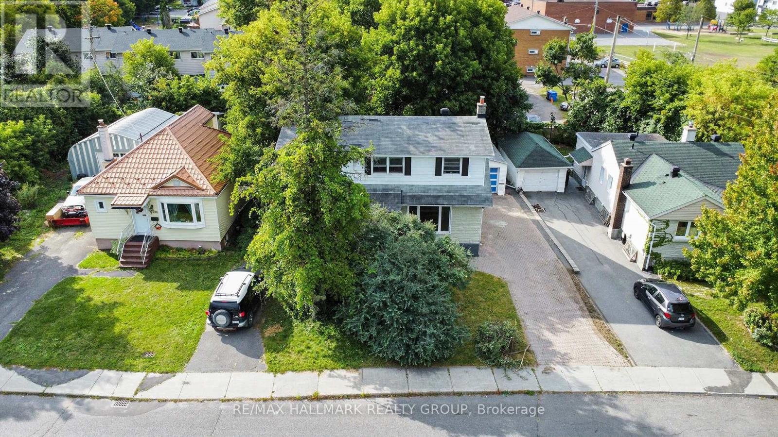 426 Blake Boulevard, Ottawa, Ontario  K1K 1B1 - Photo 13 - X12443558