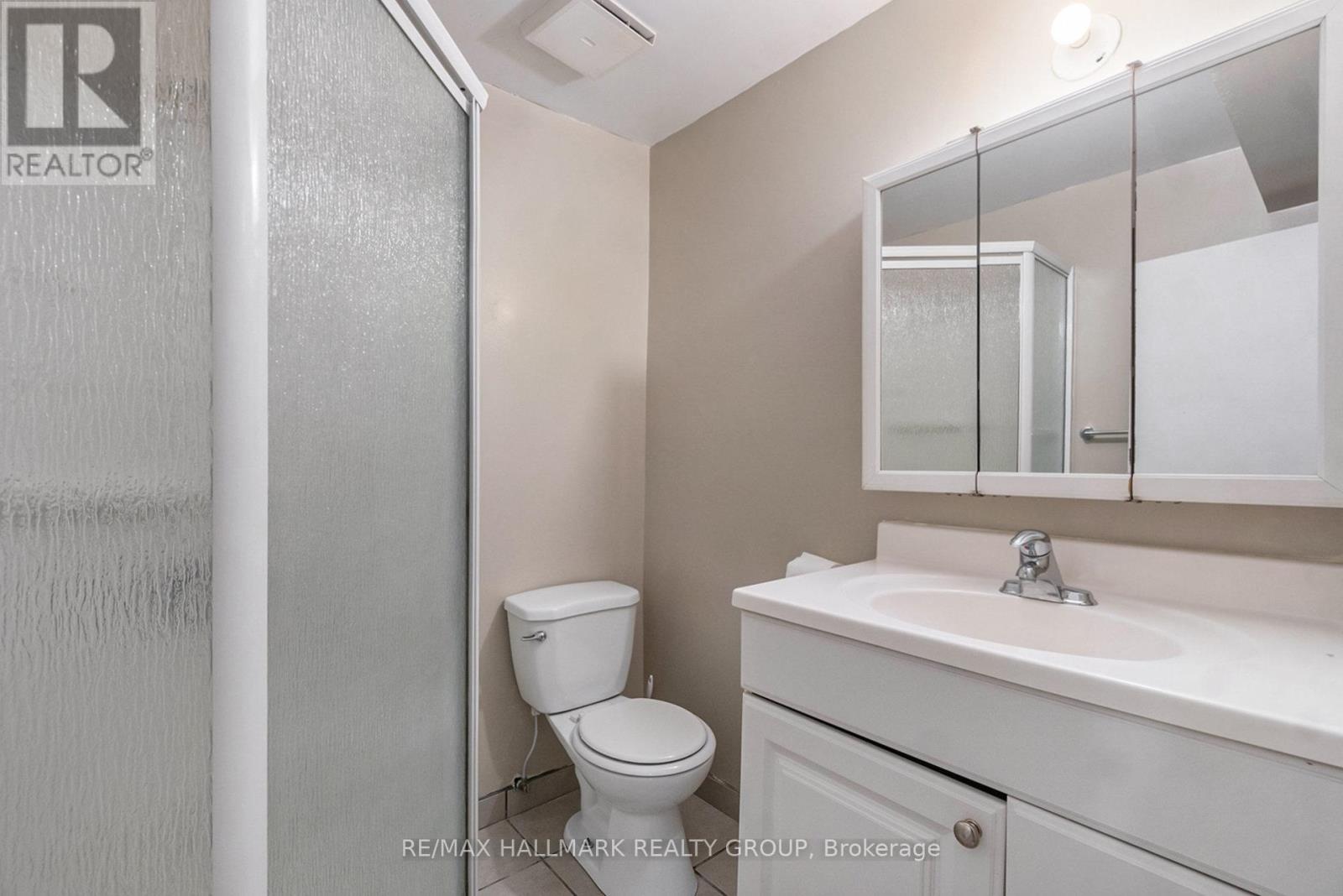 426 Blake Boulevard, Ottawa, Ontario  K1K 1B1 - Photo 32 - X12443558