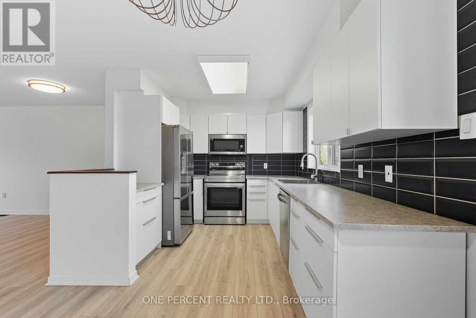 605 Reardon Private, Ottawa, Ontario  K1V 2K9 - Photo 12 - X12443576
