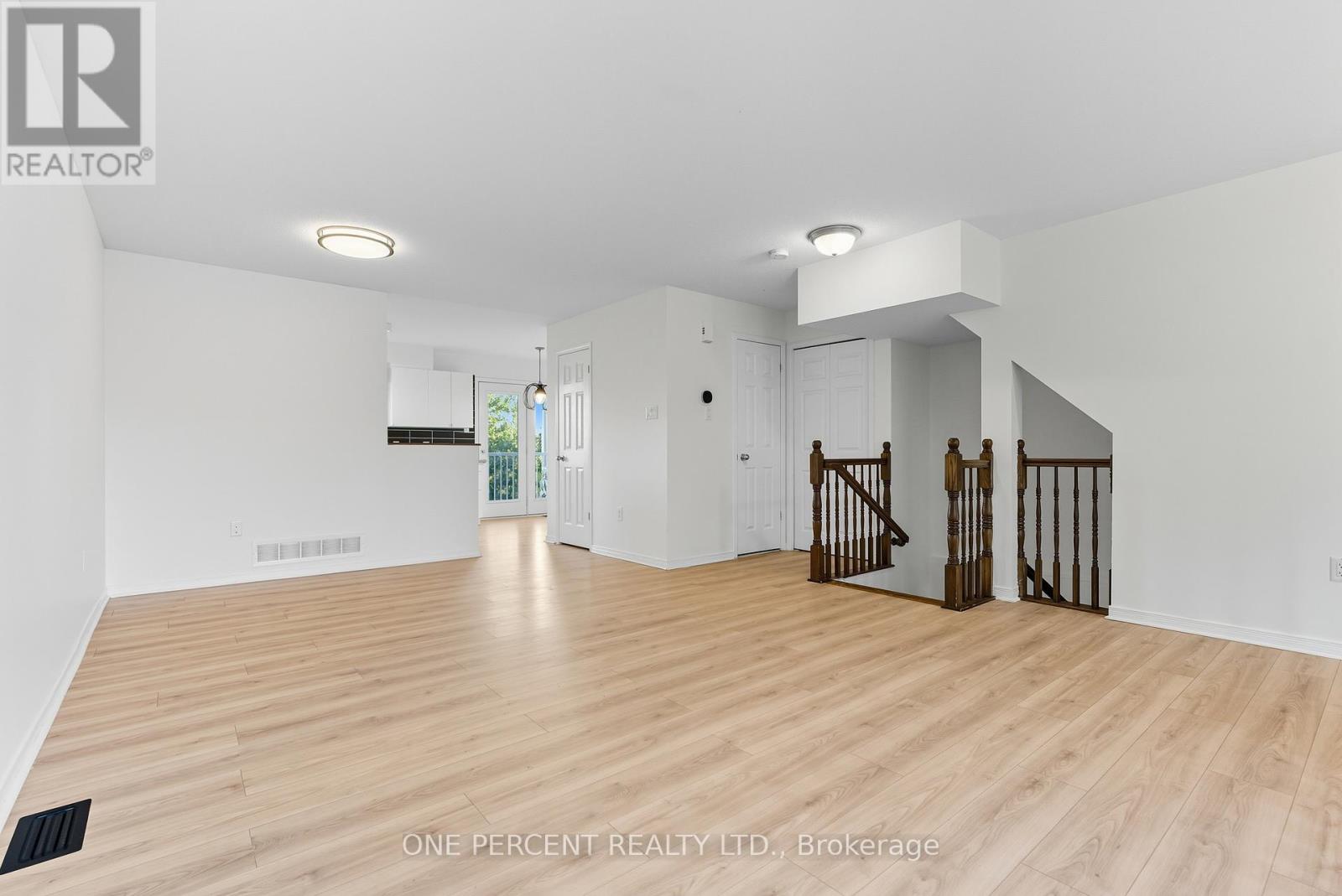 605 Reardon Private, Ottawa, Ontario  K1V 2K9 - Photo 9 - X12443576