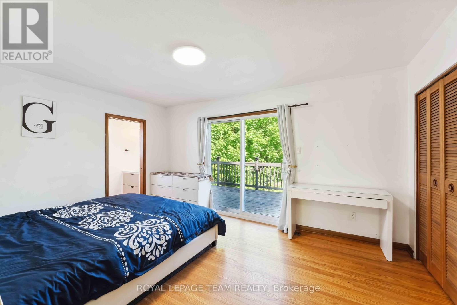 2353 Georgina Drive, Ottawa, Ontario  K2B 7M6 - Photo 12 - X12443577