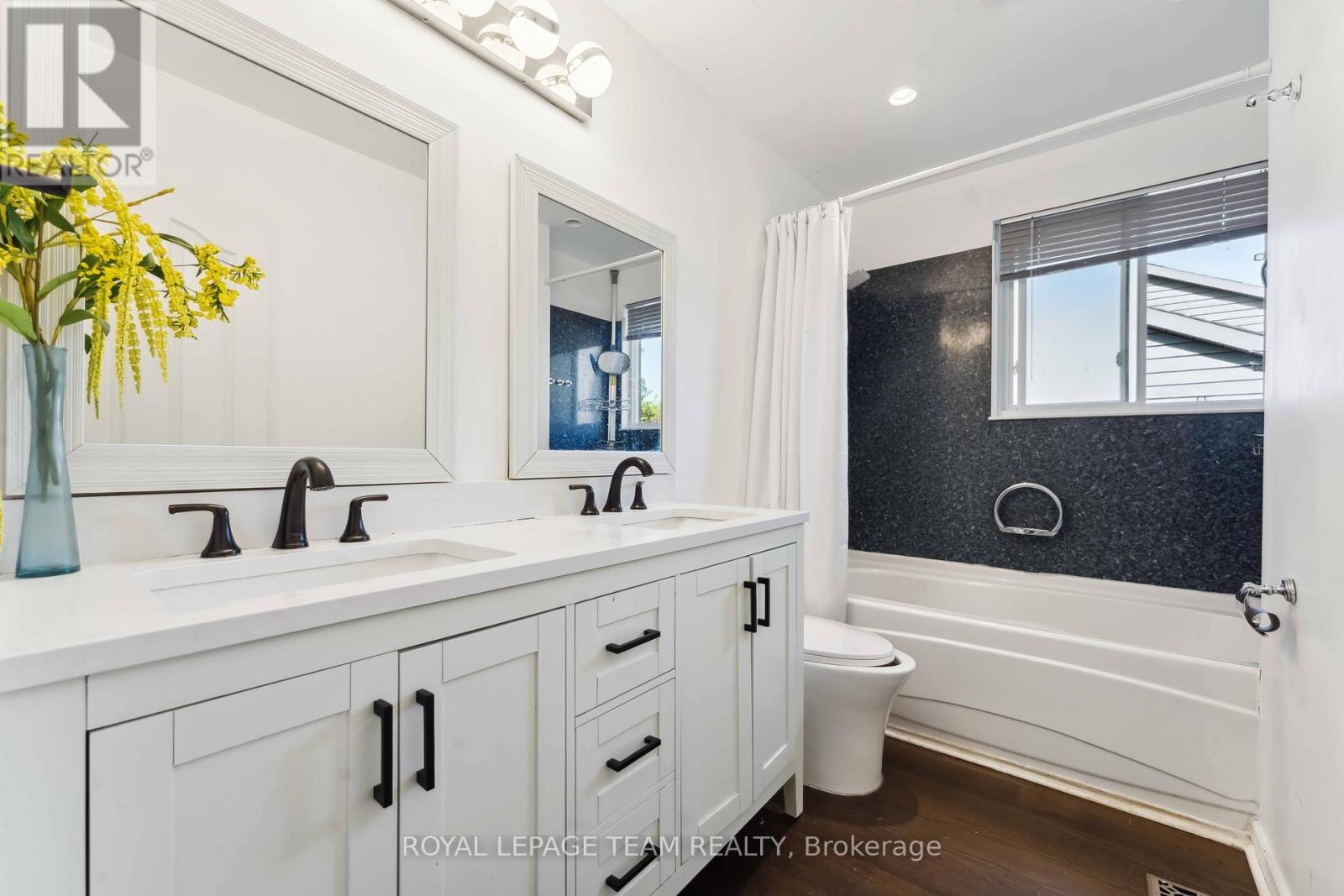 2353 Georgina Drive, Ottawa, Ontario  K2B 7M6 - Photo 14 - X12443577