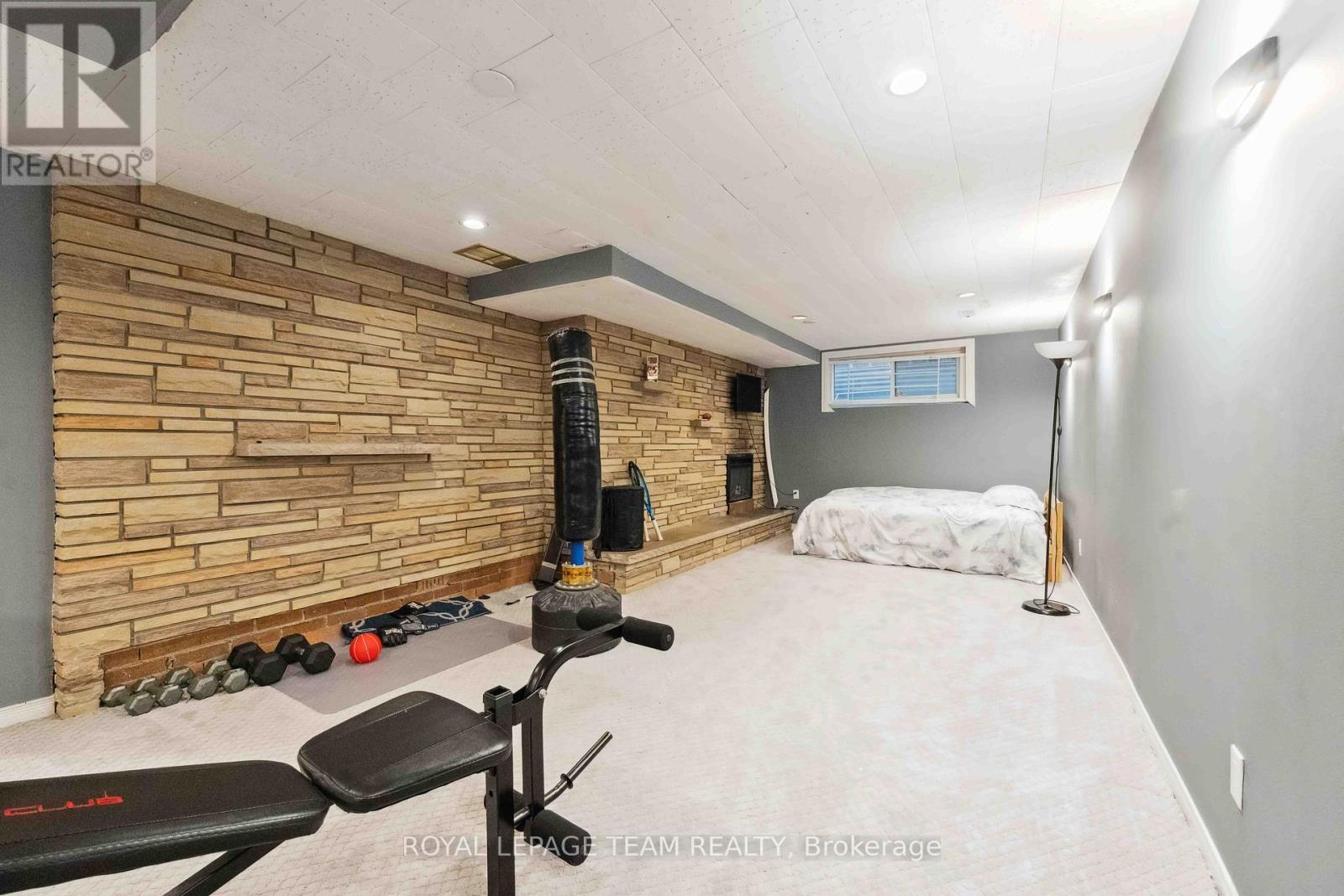 2353 Georgina Drive, Ottawa, Ontario  K2B 7M6 - Photo 18 - X12443577