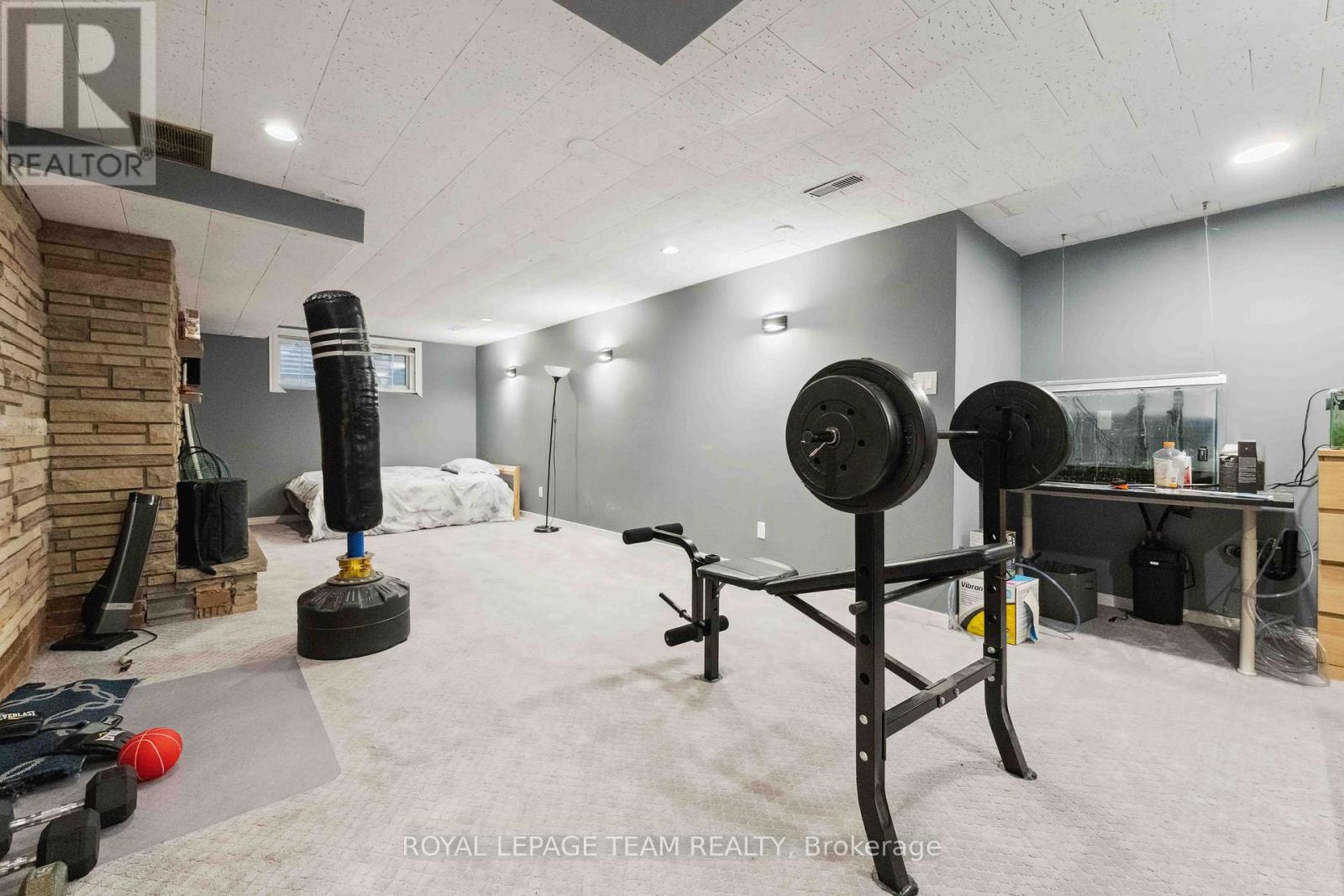 2353 Georgina Drive, Ottawa, Ontario  K2B 7M6 - Photo 19 - X12443577
