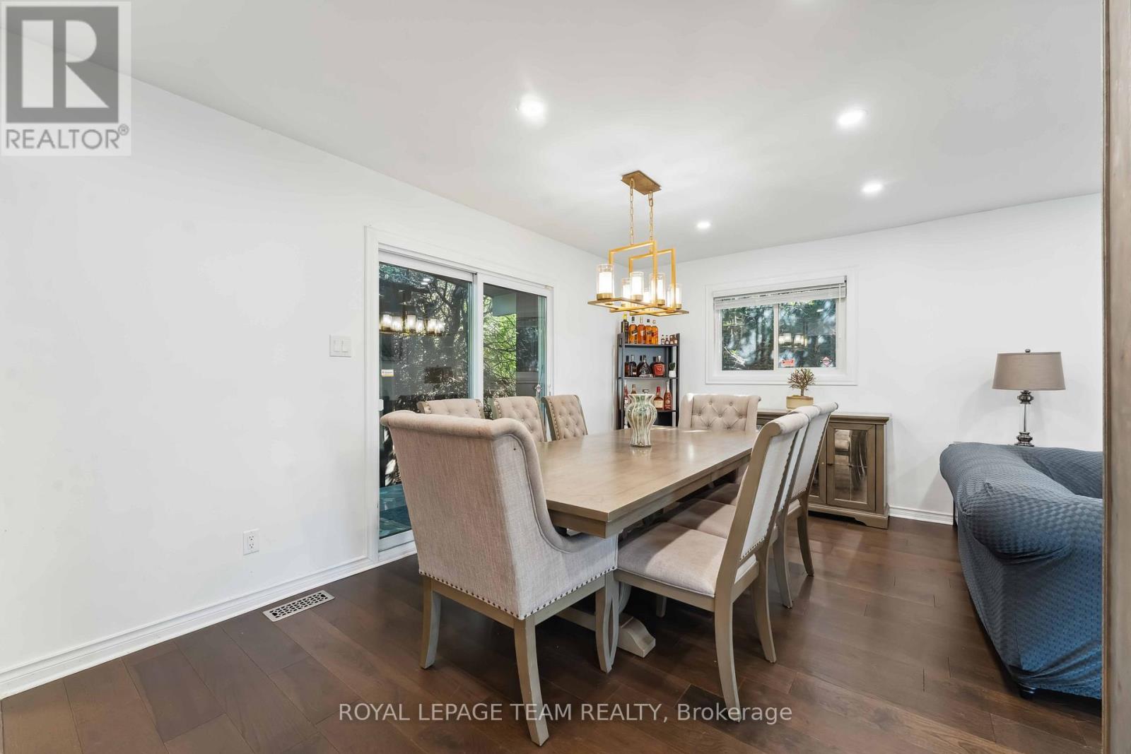 2353 Georgina Drive, Ottawa, Ontario  K2B 7M6 - Photo 6 - X12443577
