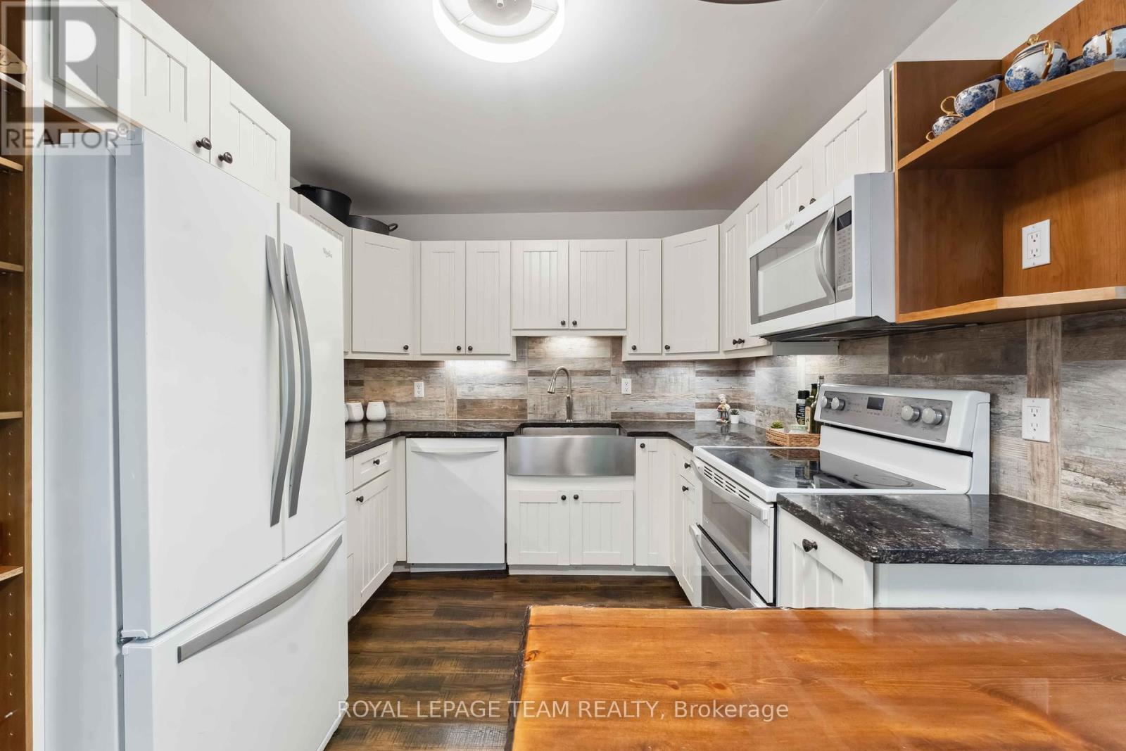 2353 Georgina Drive, Ottawa, Ontario  K2B 7M6 - Photo 8 - X12443577
