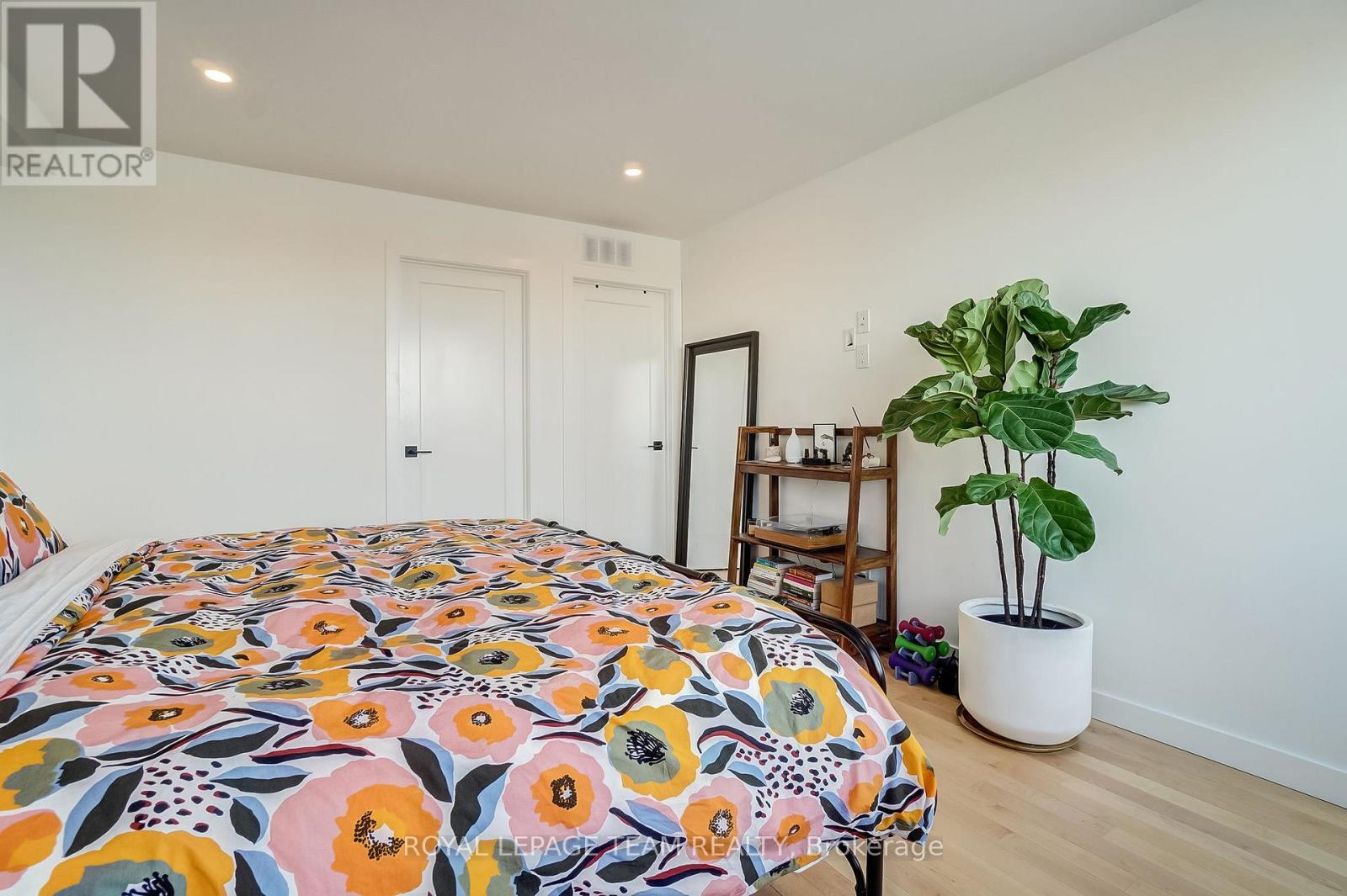 125 Carruthers Avenue, Ottawa, Ontario  K1Y 1N4 - Photo 20 - X12443647
