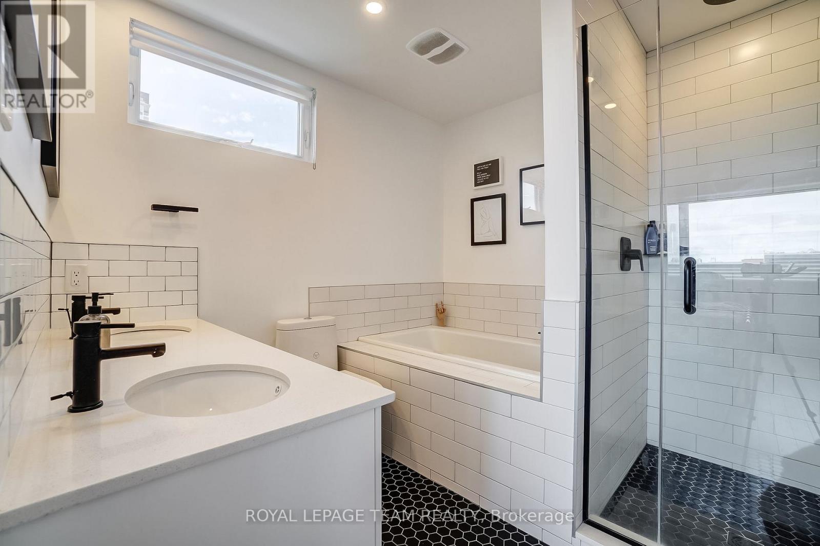 125 Carruthers Avenue, Ottawa, Ontario  K1Y 1N4 - Photo 23 - X12443647