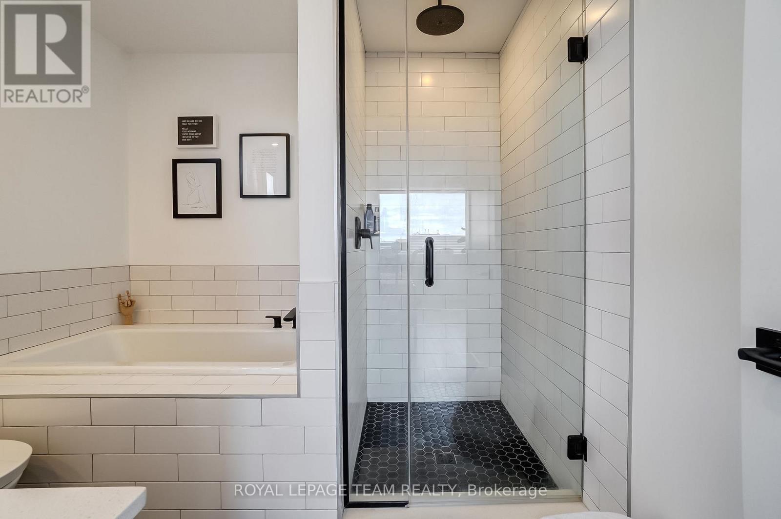 125 Carruthers Avenue, Ottawa, Ontario  K1Y 1N4 - Photo 24 - X12443647