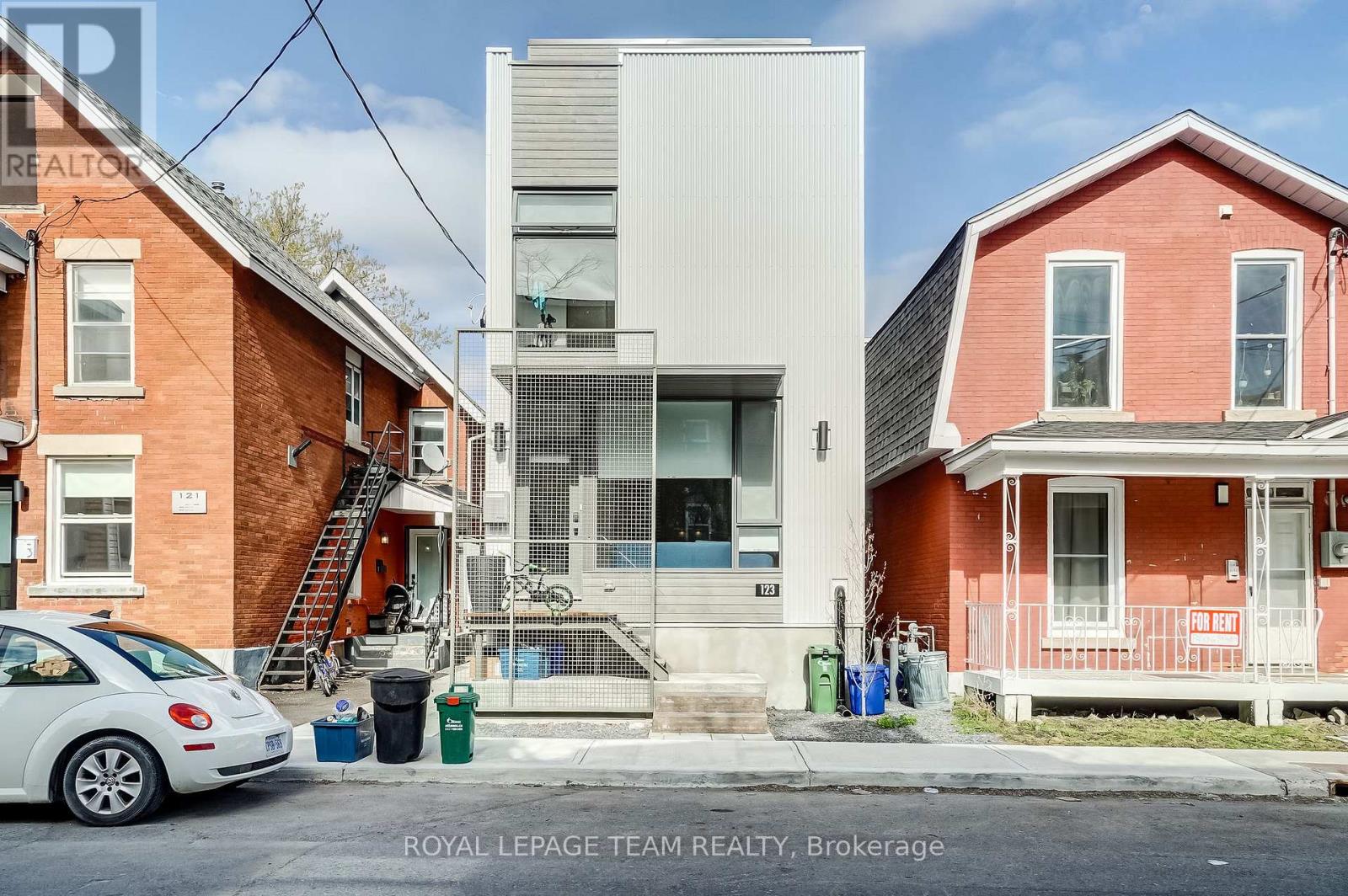 125 Carruthers Avenue, Ottawa, Ontario  K1Y 1N4 - Photo 3 - X12443647