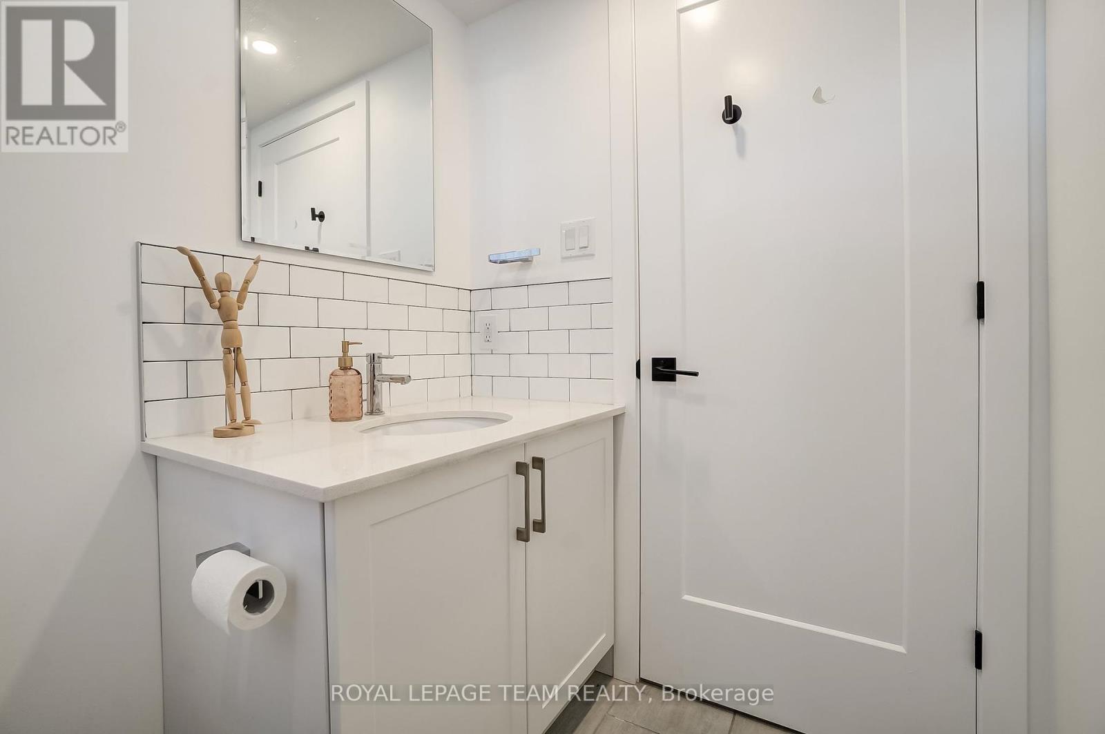 125 Carruthers Avenue, Ottawa, Ontario  K1Y 1N4 - Photo 32 - X12443647