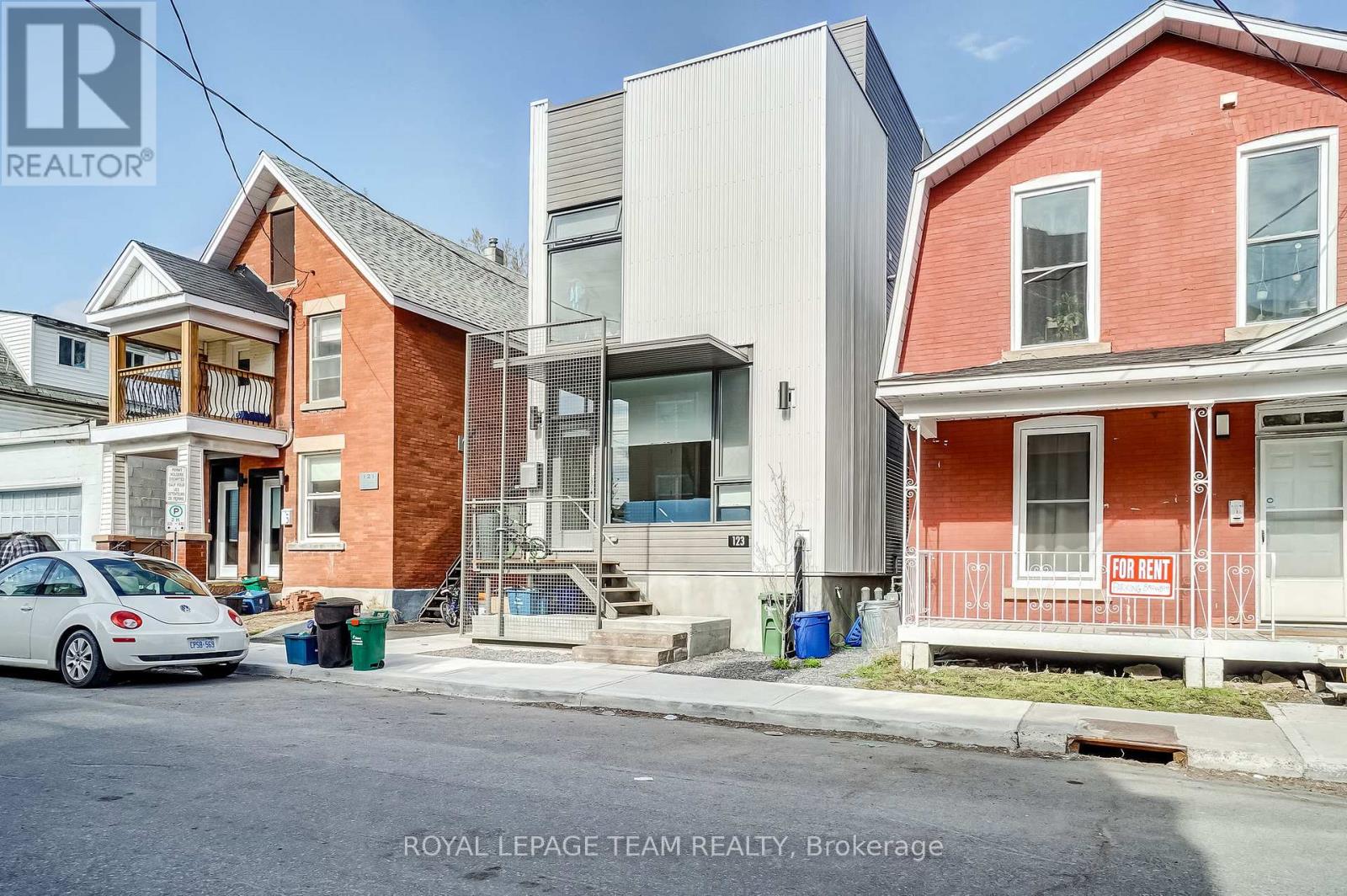 125 Carruthers Avenue, Ottawa, Ontario  K1Y 1N4 - Photo 4 - X12443647