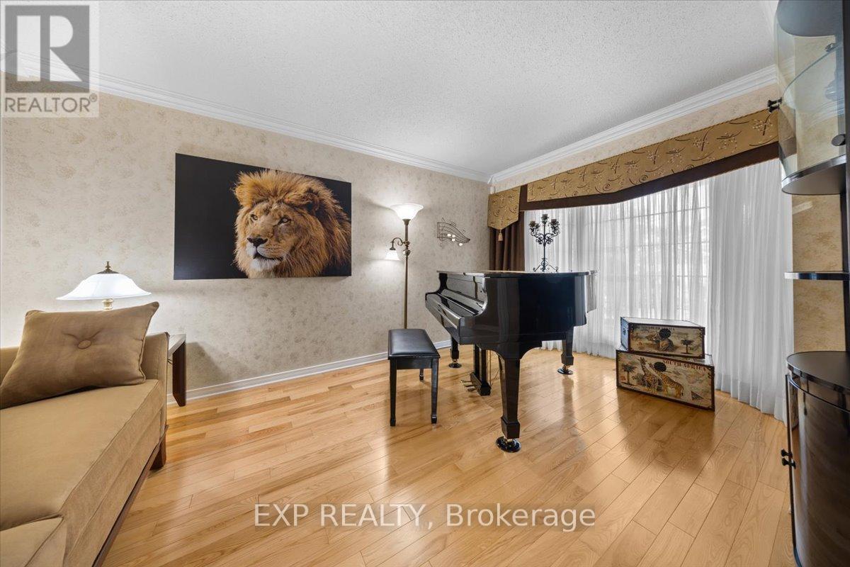 1416 Progress Place, Ottawa, Ontario  K1B 5M5 - Photo 3 - X12443649