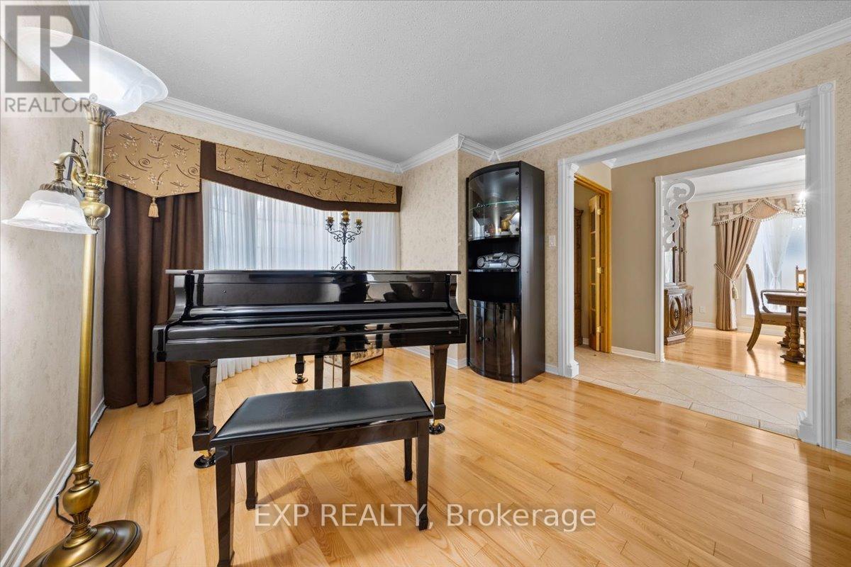 1416 Progress Place, Ottawa, Ontario  K1B 5M5 - Photo 4 - X12443649
