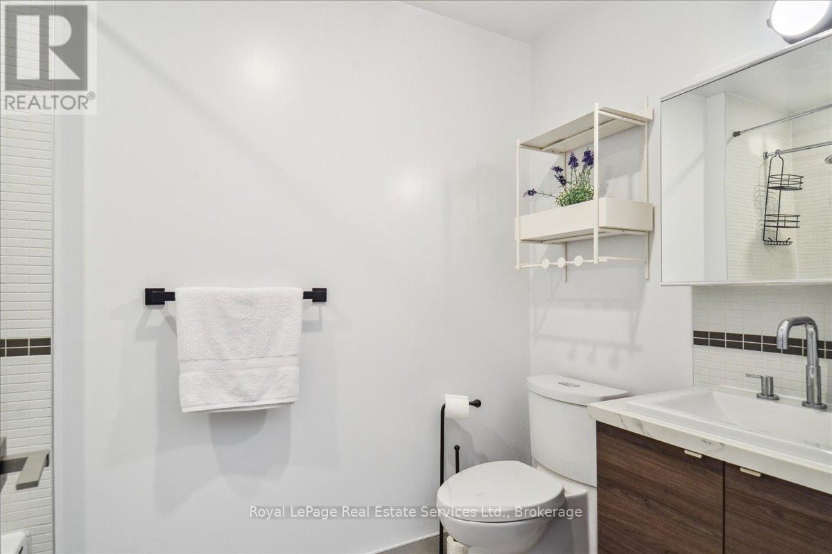 330 - 35 Wabash Avenue, Toronto, Ontario  M6R 0A9 - Photo 15 - W12443584