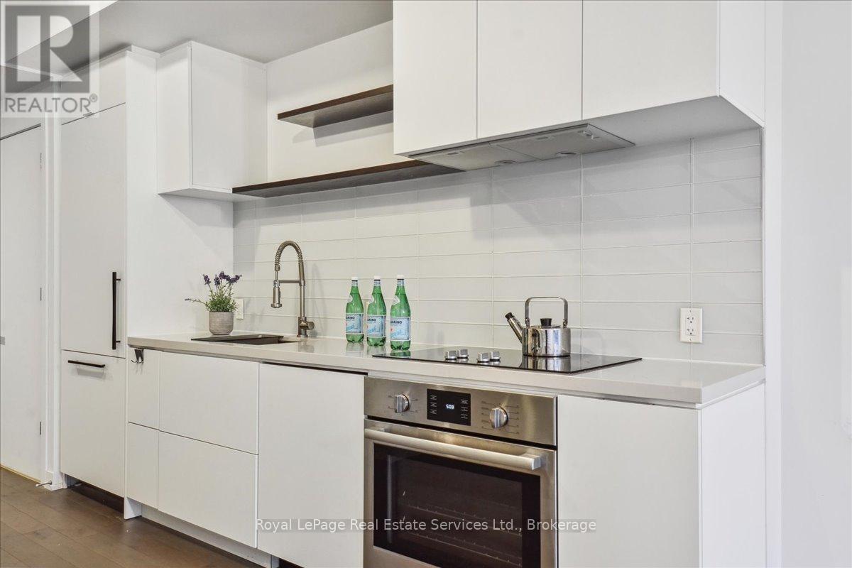 330 - 35 Wabash Avenue, Toronto, Ontario  M6R 0A9 - Photo 3 - W12443584