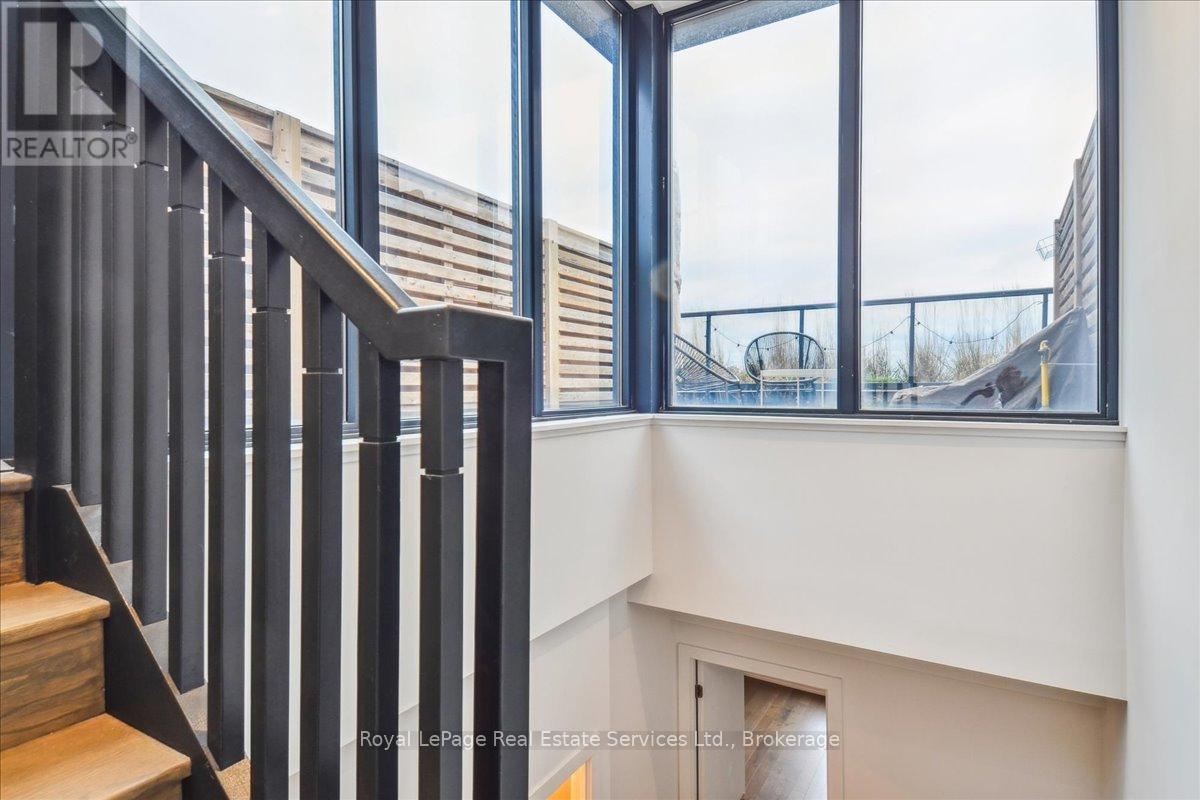 330 - 35 Wabash Avenue, Toronto, Ontario  M6R 0A9 - Photo 33 - W12443584
