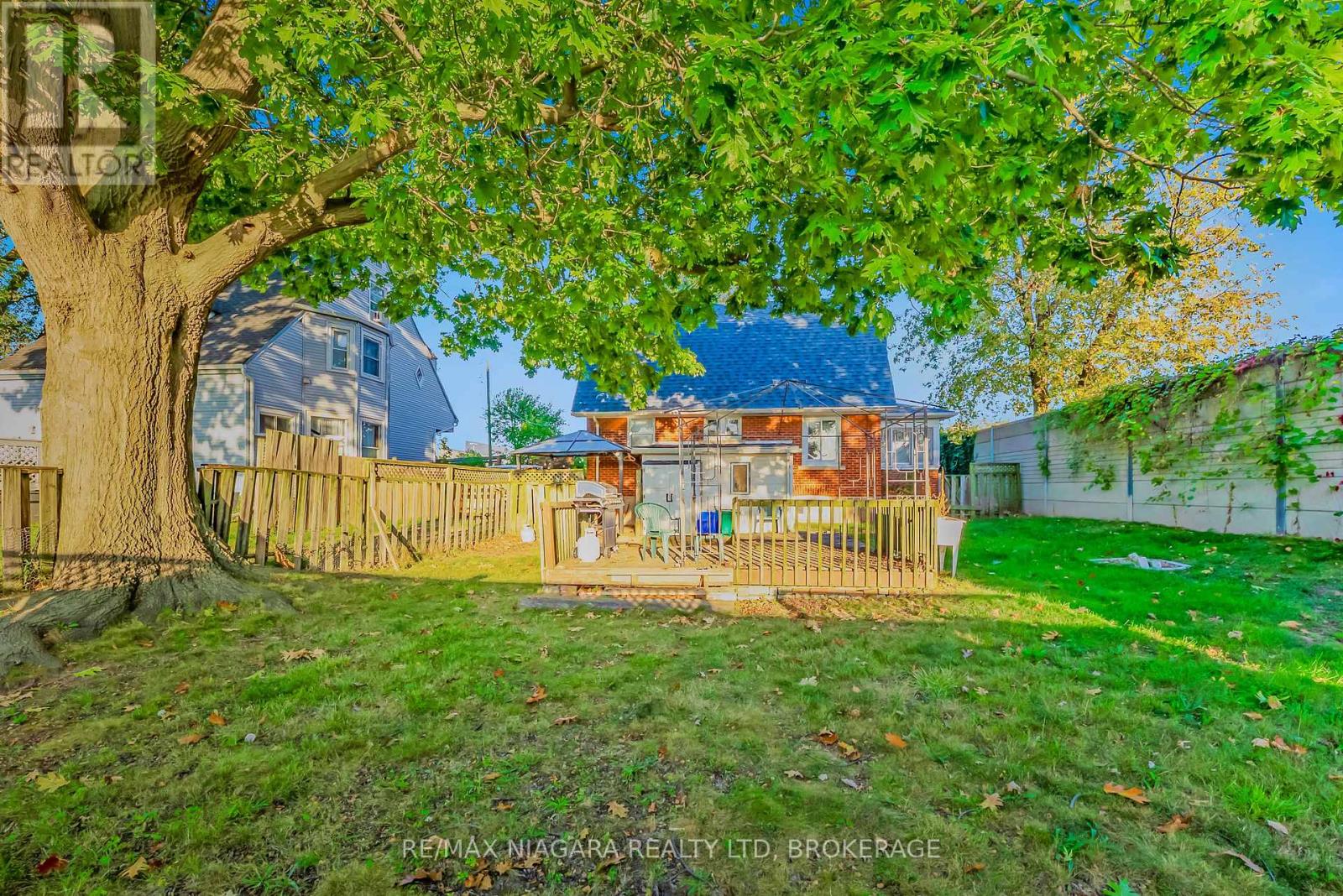 5365 Portage Road, Niagara Falls (Cherrywood), Ontario  L2E 6B8 - Photo 11 - X12443477