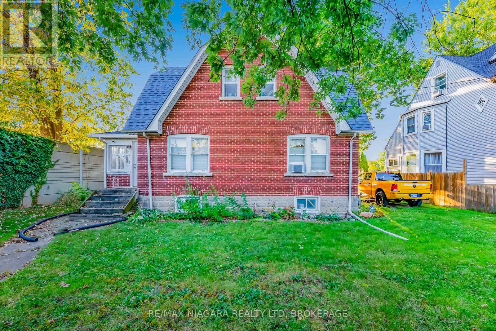 5365 Portage Road, Niagara Falls (Cherrywood), Ontario  L2E 6B8 - Photo 2 - X12443477