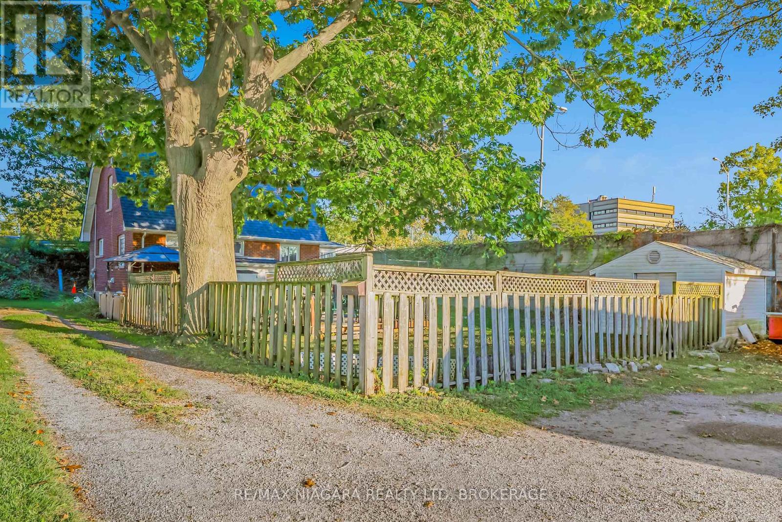 5365 Portage Road, Niagara Falls (Cherrywood), Ontario  L2E 6B8 - Photo 33 - X12443477