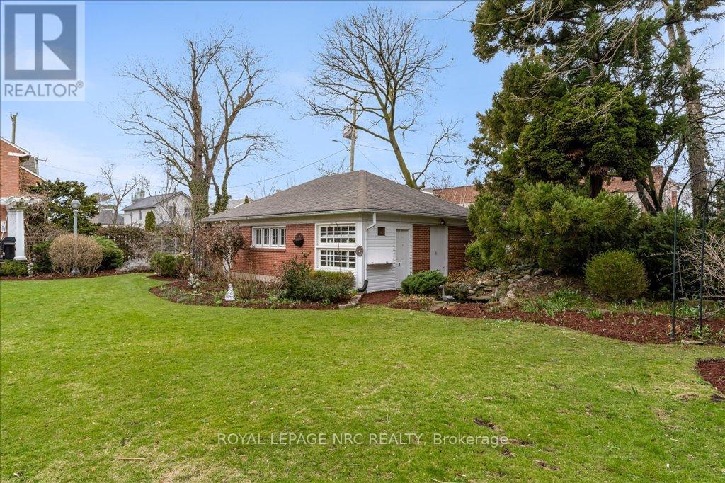 15 Trafalgar Street, St. Catharines (Downtown), Ontario  L2R 3L9 - Photo 10 - X12443497