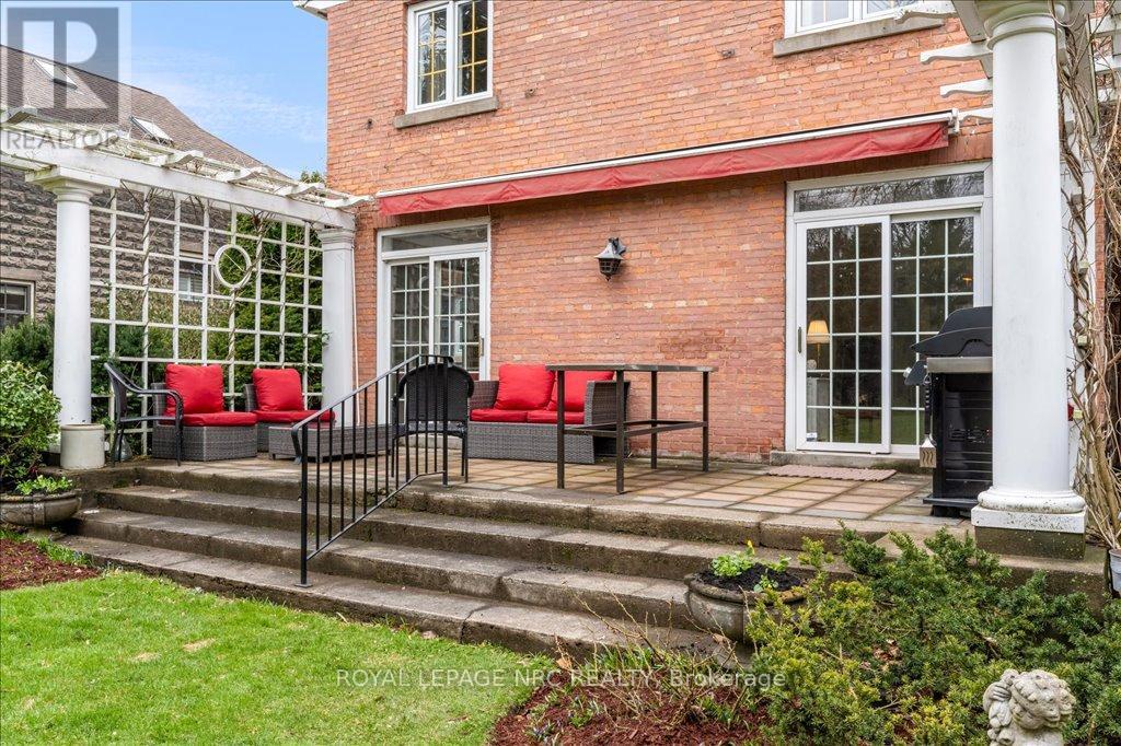 15 Trafalgar Street, St. Catharines (Downtown), Ontario  L2R 3L9 - Photo 13 - X12443497