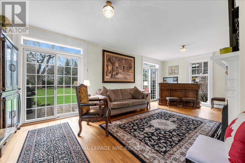 15 Trafalgar Street, St. Catharines (Downtown), Ontario  L2R 3L9 - Photo 30 - X12443497