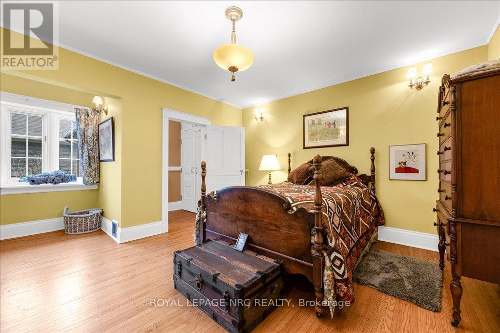 15 Trafalgar Street, St. Catharines (Downtown), Ontario  L2R 3L9 - Photo 35 - X12443497