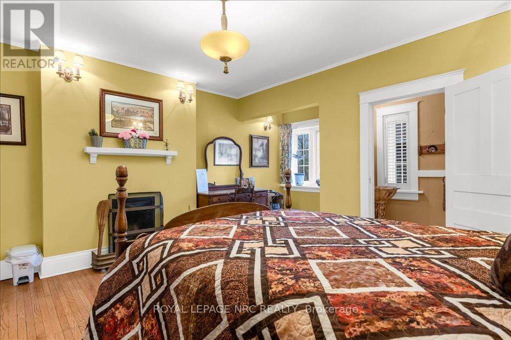 15 Trafalgar Street, St. Catharines (Downtown), Ontario  L2R 3L9 - Photo 39 - X12443497