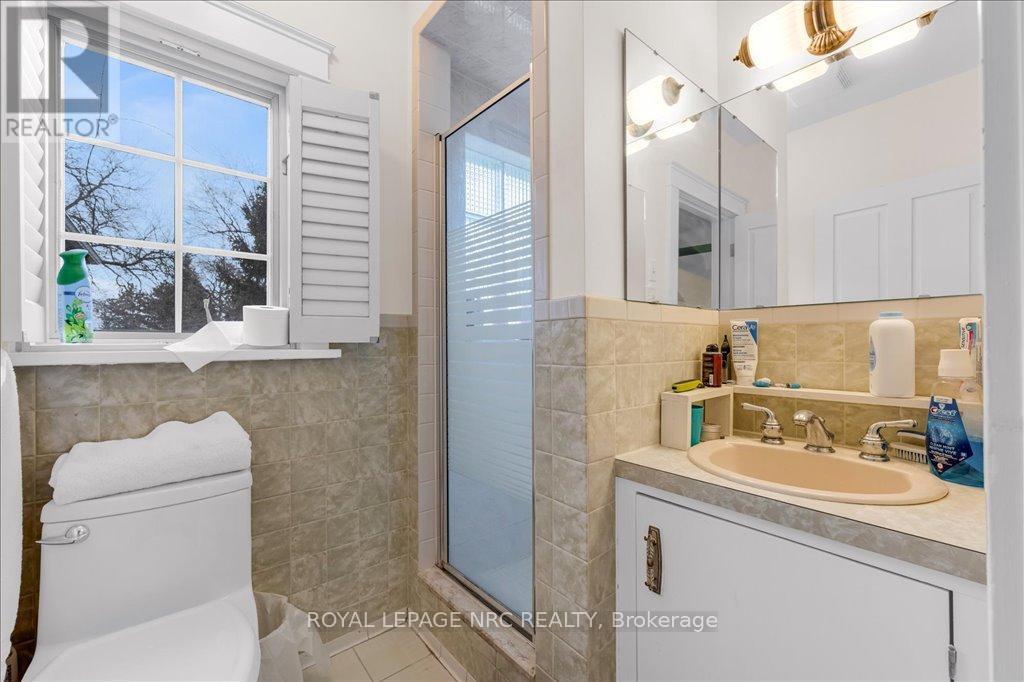 15 Trafalgar Street, St. Catharines (Downtown), Ontario  L2R 3L9 - Photo 45 - X12443497