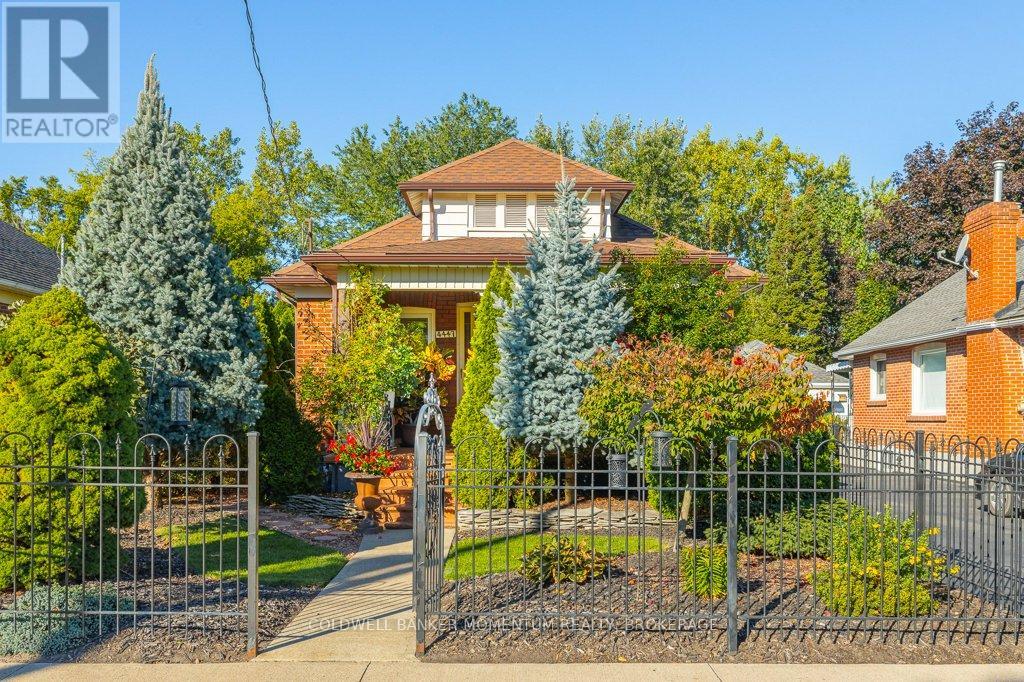 4447 Second Avenue, Niagara Falls (Downtown), Ontario  L2E 4H1 - Photo 1 - X12443605