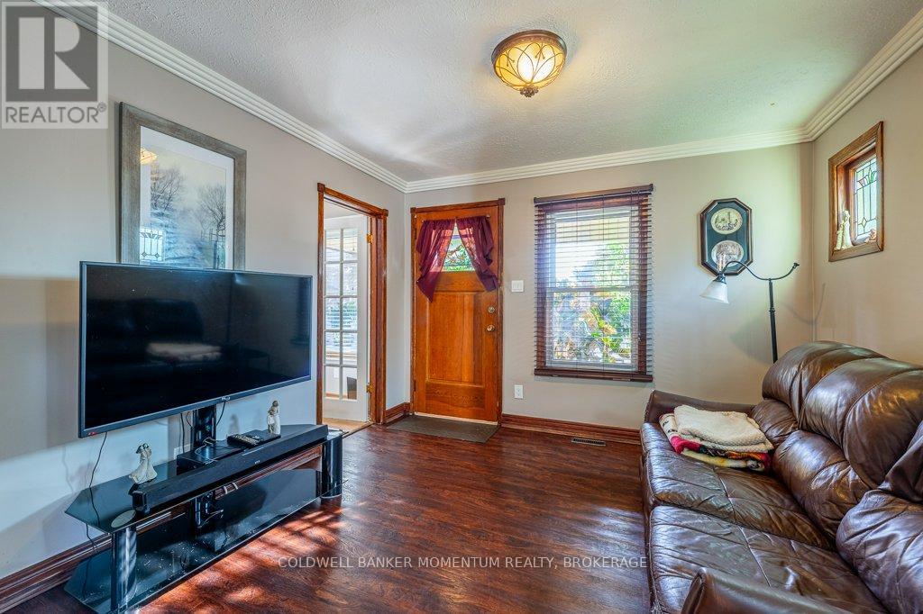 4447 Second Avenue, Niagara Falls (Downtown), Ontario  L2E 4H1 - Photo 12 - X12443605