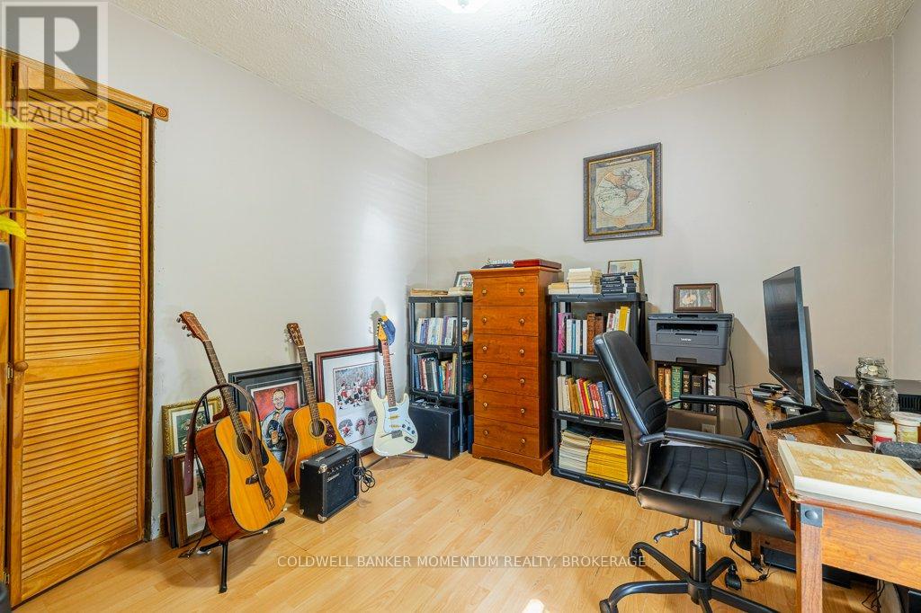 4447 Second Avenue, Niagara Falls (Downtown), Ontario  L2E 4H1 - Photo 13 - X12443605