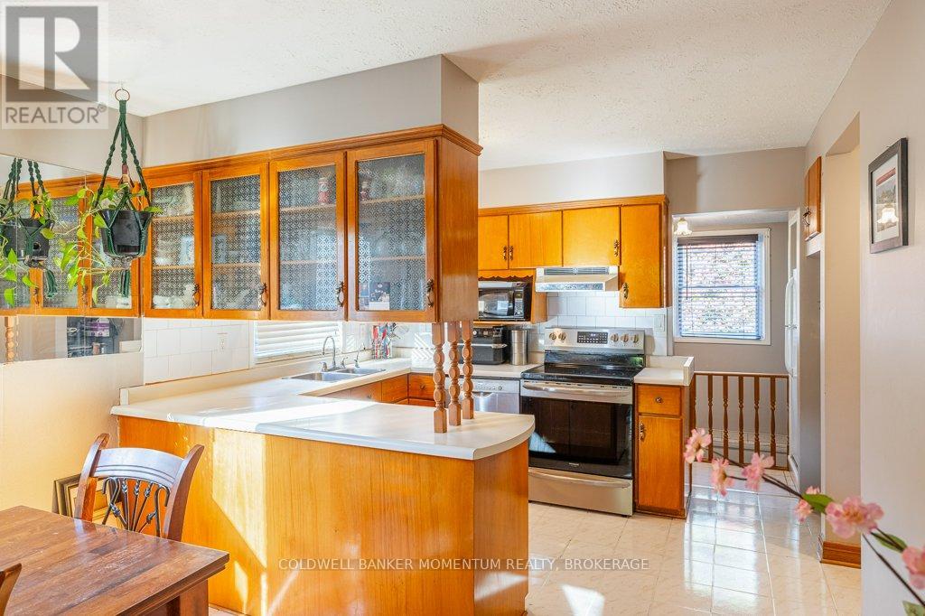 4447 Second Avenue, Niagara Falls (Downtown), Ontario  L2E 4H1 - Photo 18 - X12443605