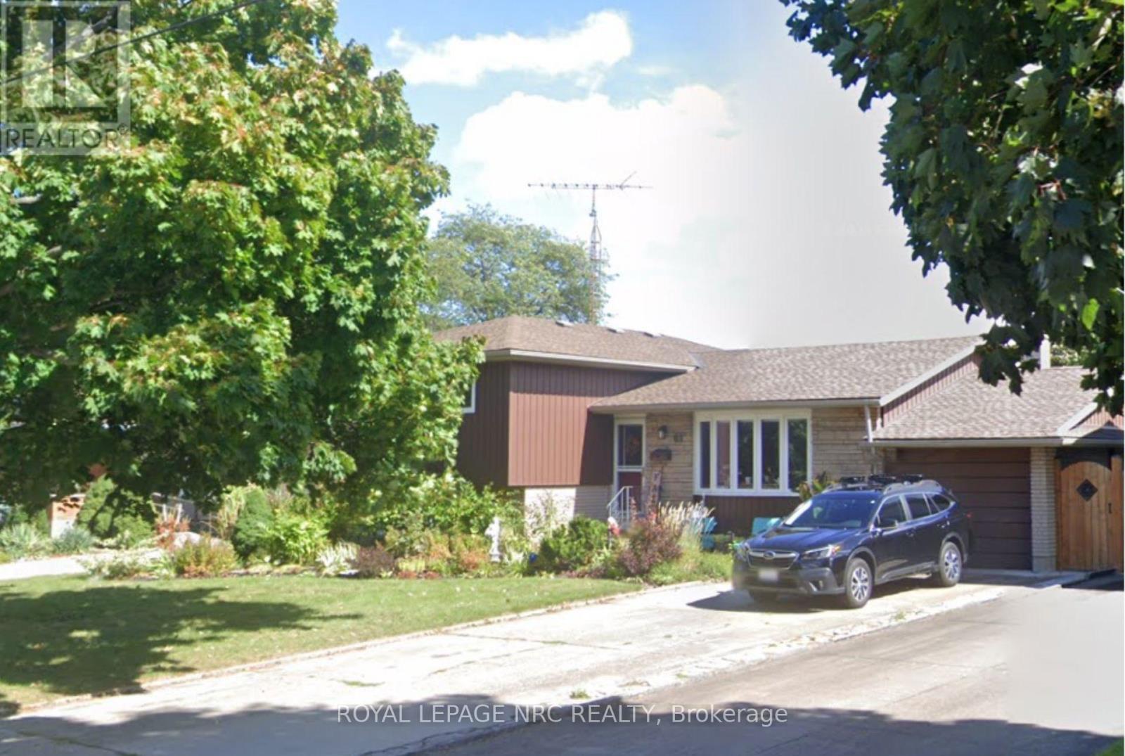 61 Prince Philip Drive, St. Catharines (Vine/linwell), Ontario  L2N 3H9 - Photo 1 - X12443626