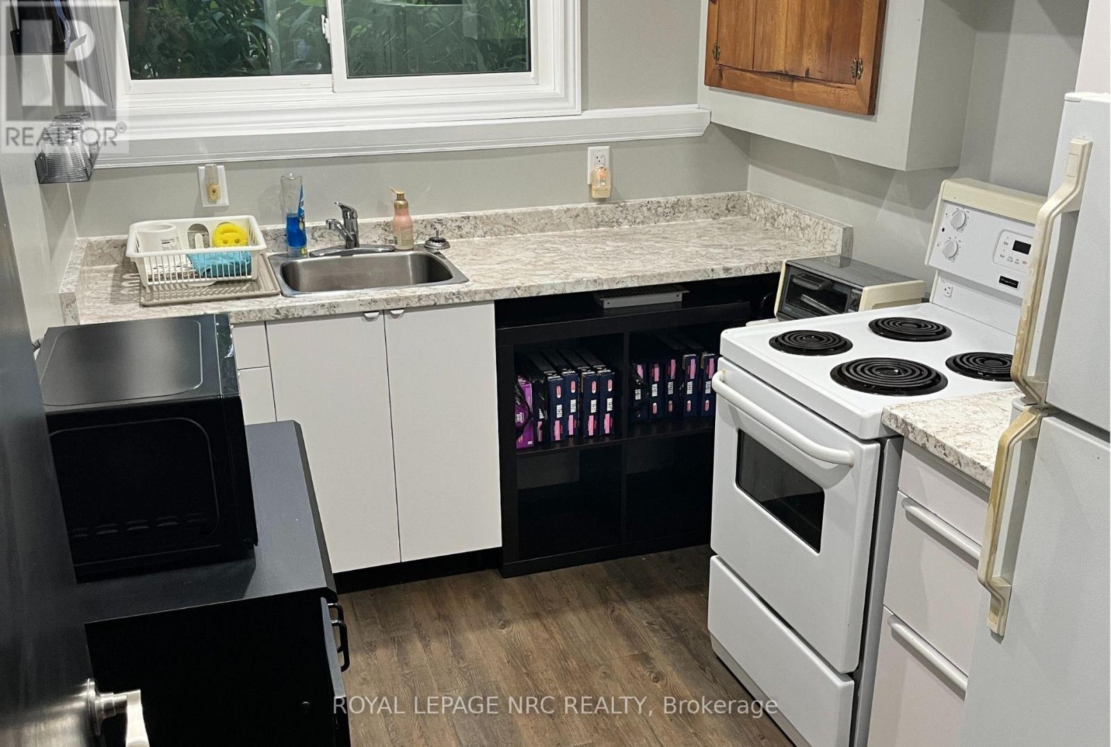 61 Prince Philip Drive, St. Catharines (Vine/linwell), Ontario  L2N 3H9 - Photo 3 - X12443626