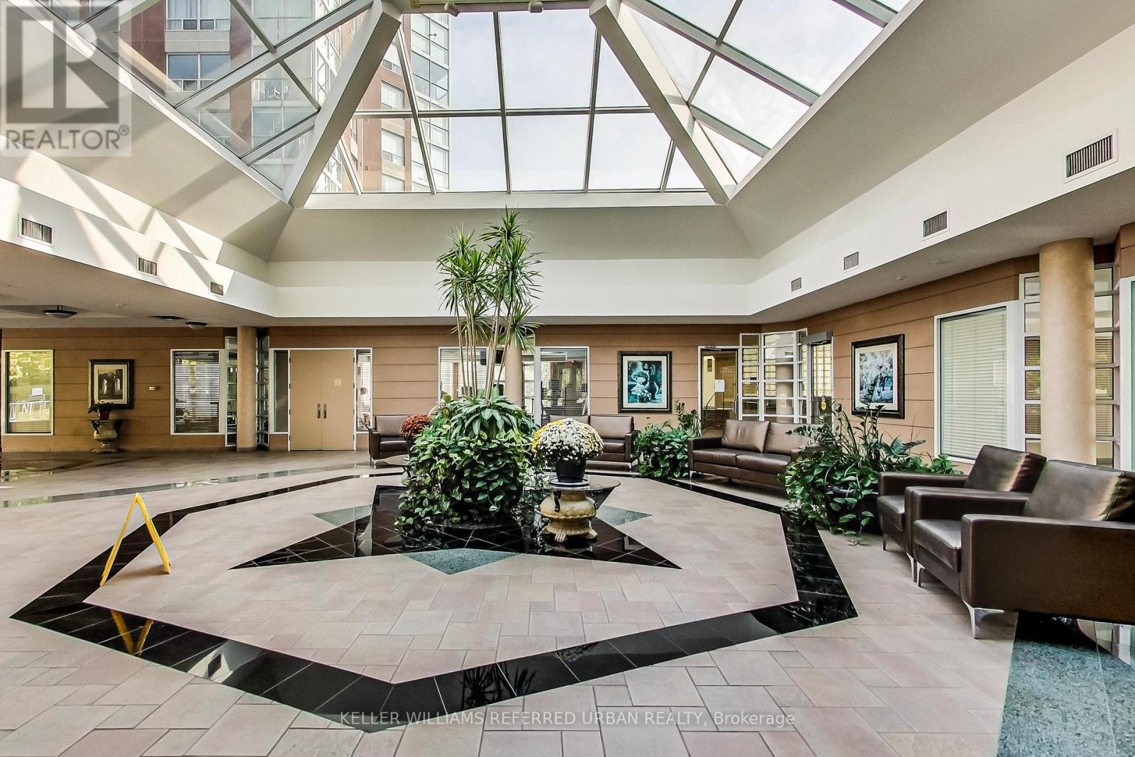 502 - 5 Concorde Place, Toronto, Ontario  M3C 3M8 - Photo 8 - C12443398