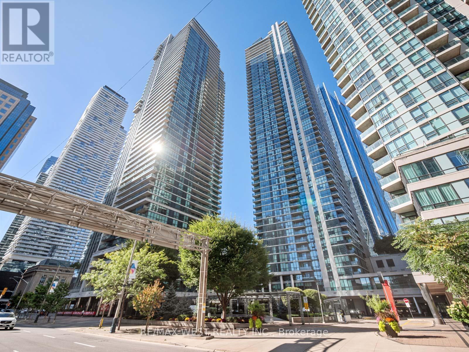3104 - 33 Bay Street, Toronto (Waterfront Communities), Ontario  M5J 2Z3 - Photo 2 - C12443423