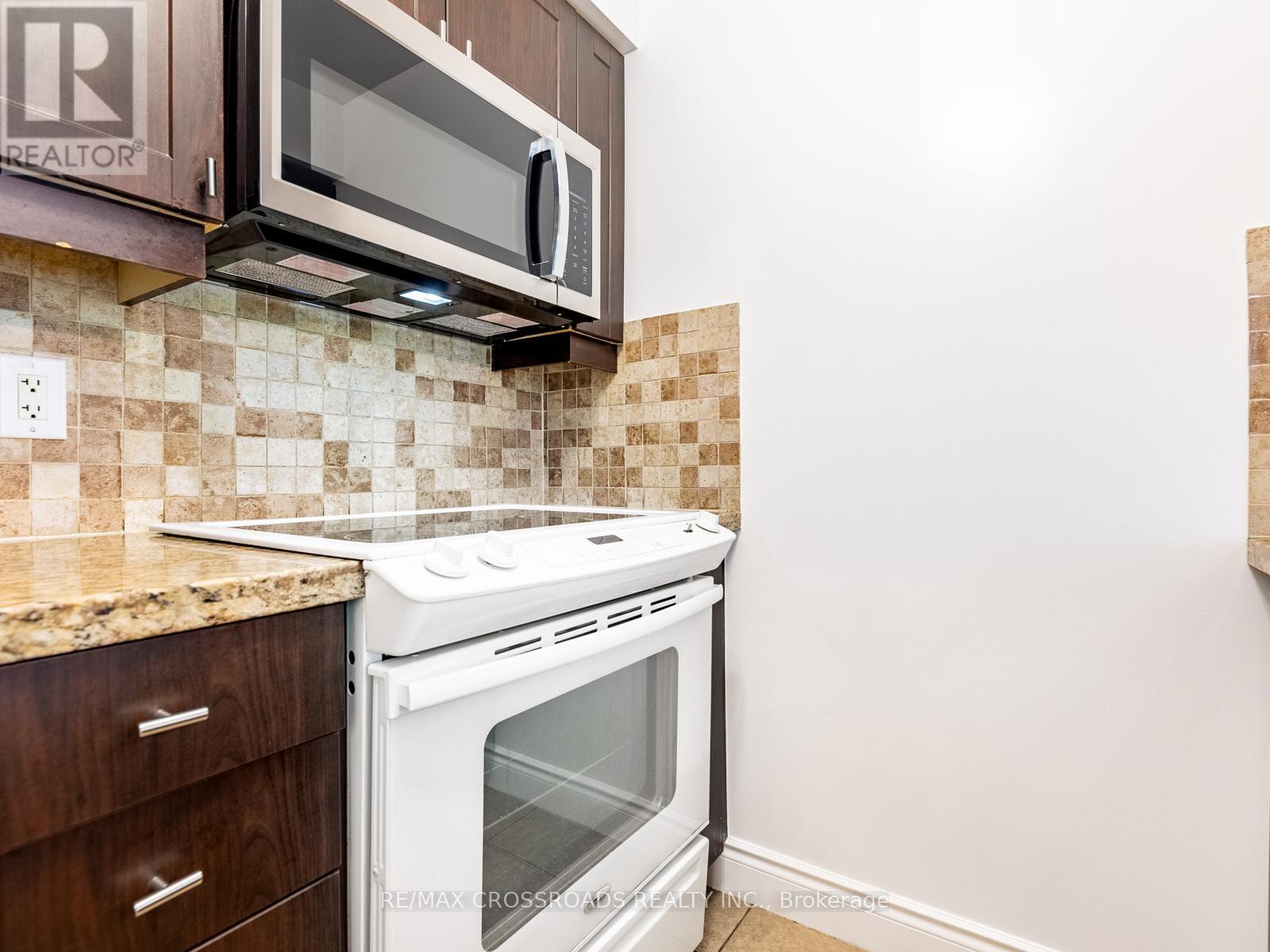 324 - 25 Greenview Avenue, Toronto (Newtonbrook West), Ontario  M2M 0A5 - Photo 11 - C12443459