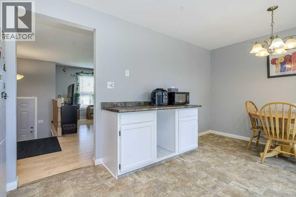22 Mclevin Crescent, Red Deer, Alberta  T4R 1S9 - Photo 10 - A2235579