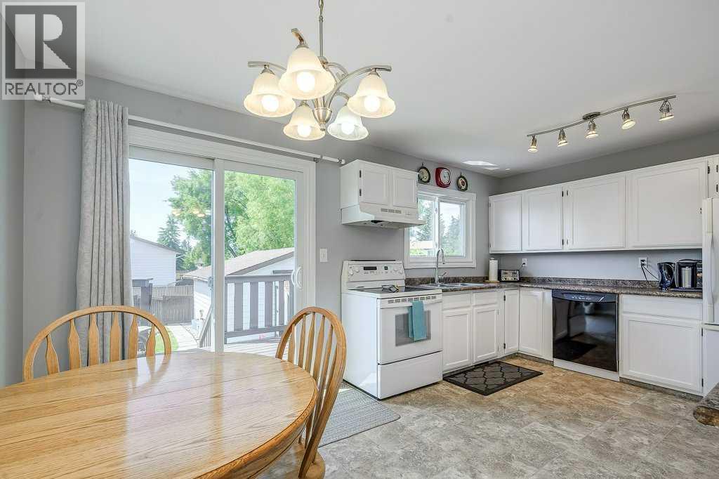 22 Mclevin Crescent, Red Deer, Alberta  T4R 1S9 - Photo 11 - A2235579