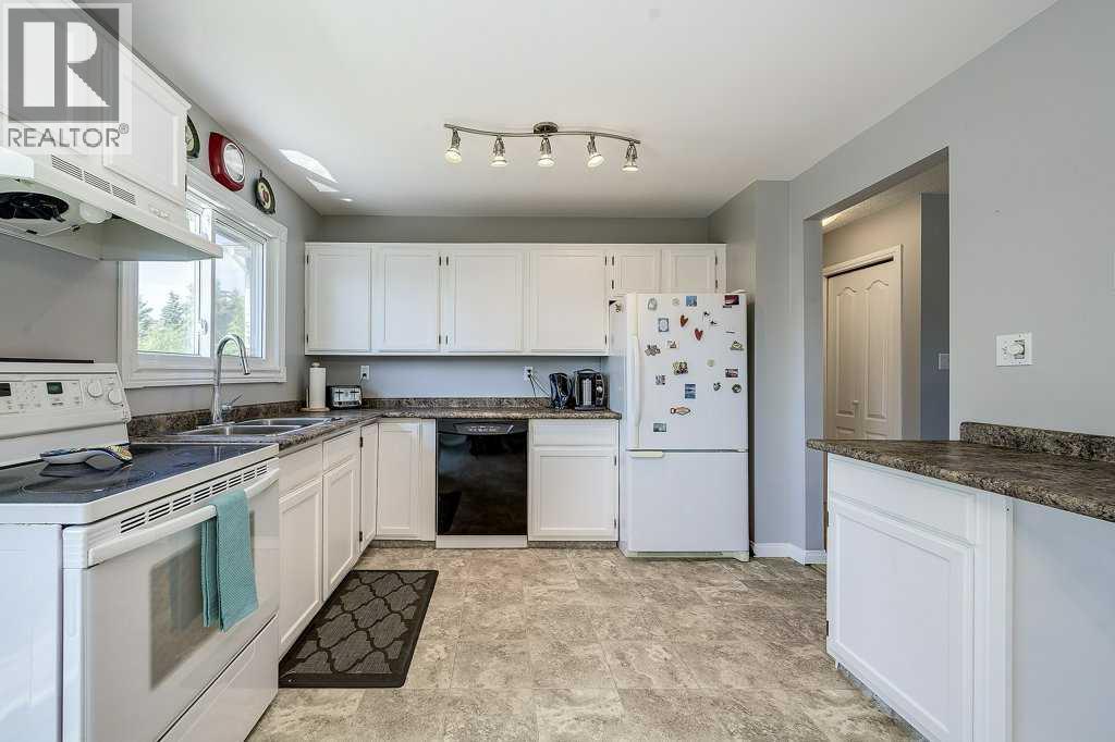 22 Mclevin Crescent, Red Deer, Alberta  T4R 1S9 - Photo 7 - A2235579