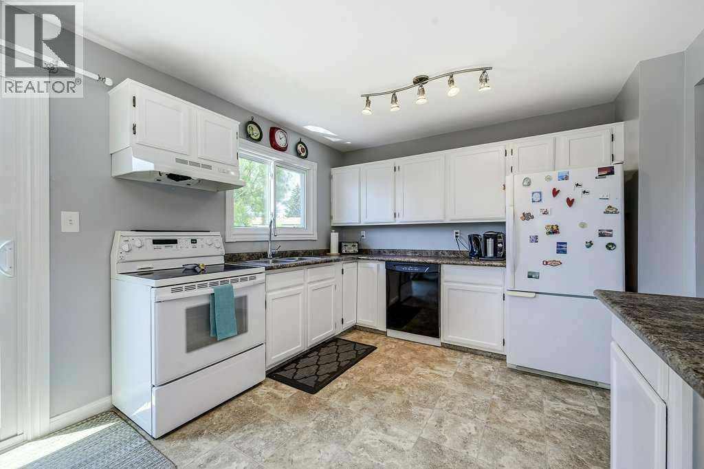 22 Mclevin Crescent, Red Deer, Alberta  T4R 1S9 - Photo 8 - A2235579