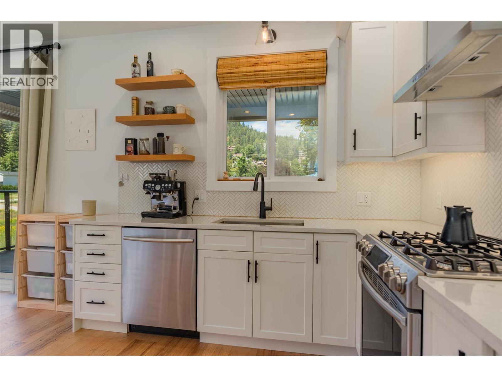 1606 Thompson Avenue Unit# A, Rossland, British Columbia  V0G 1Y0 - Photo 3 - 10361781