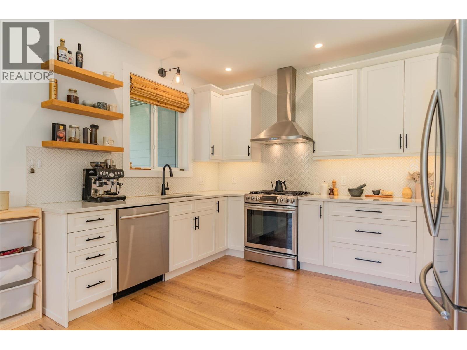 1606 Thompson Avenue Unit# A, Rossland, British Columbia  V0G 1Y0 - Photo 2 - 10361781