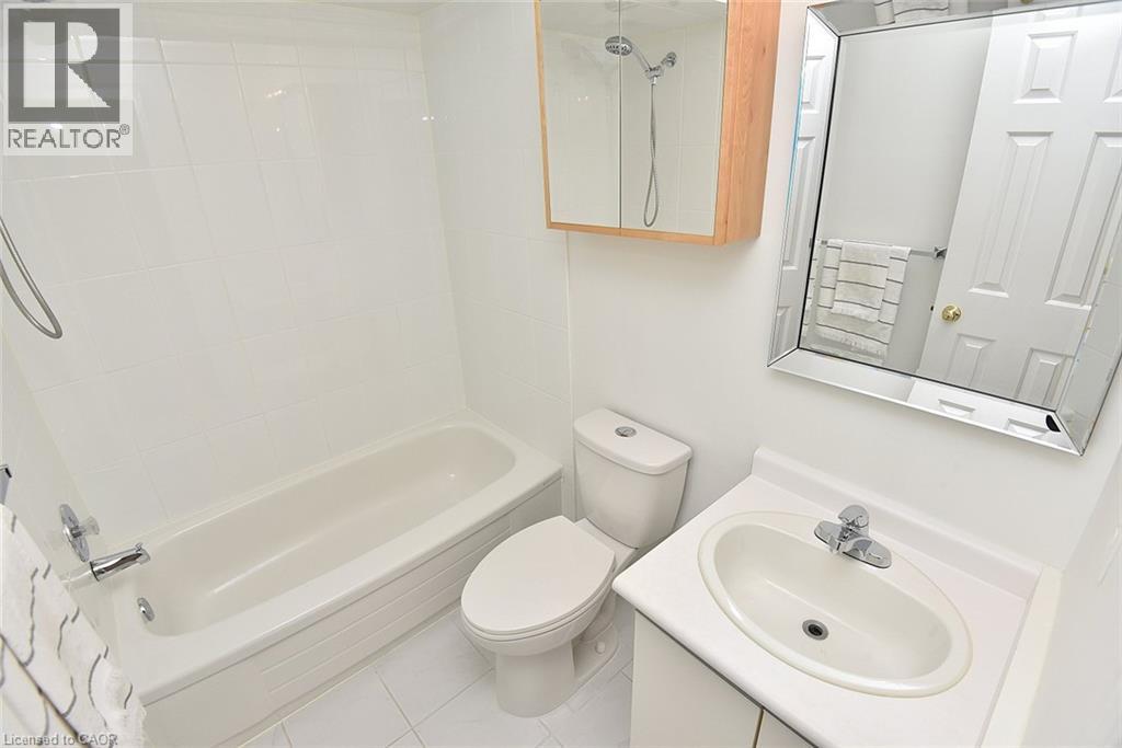 2470 Headon Forest Drive Unit# 31, Burlington, Ontario  L7M 3X3 - Photo 35 - 40776223