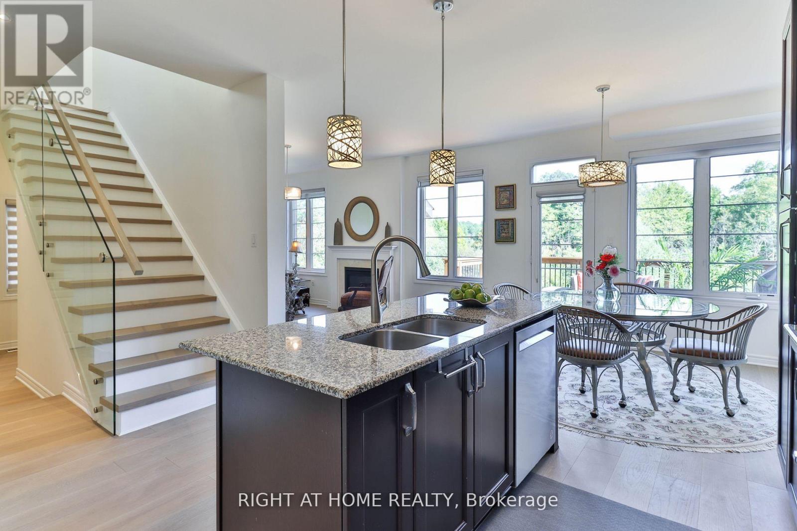 101 Roy Harper Avenue, Aurora, Ontario  L4G 0V5 - Photo 14 - N12433711